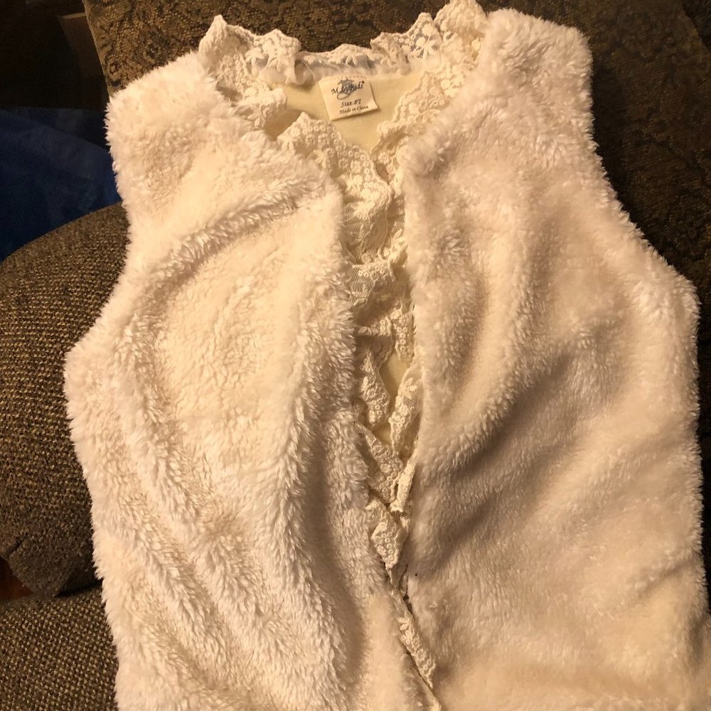 M.L. Kids Cream Colored Vest; Size 8